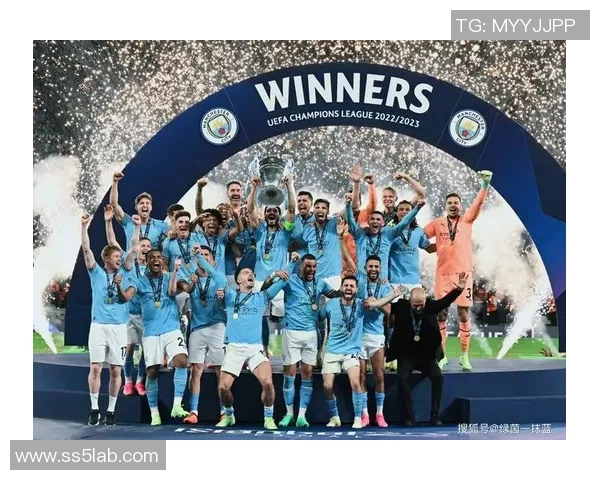 足总杯激战：那不勒斯与国米战成平局绝杀时刻点燃全场激情