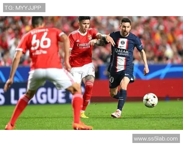 西甲激战巴黎圣日耳曼逆转本菲卡引发转会传闻热潮